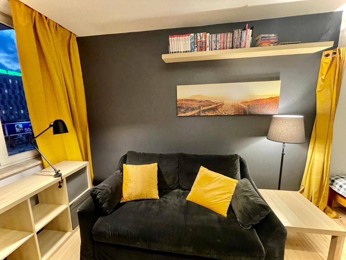 Forum Metro Wifi 1Gbs 70'Tv Netflix Hbo Appletv Varsovia Exterior foto